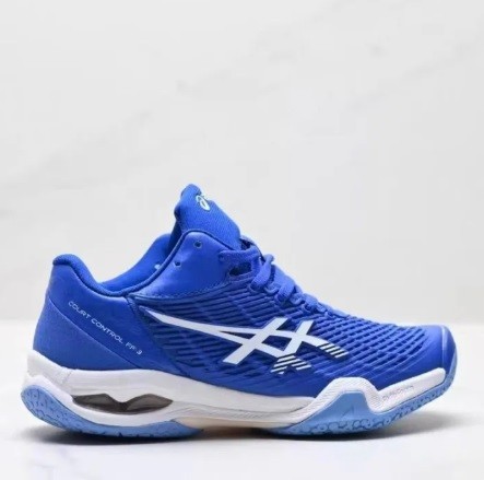 Court shoes