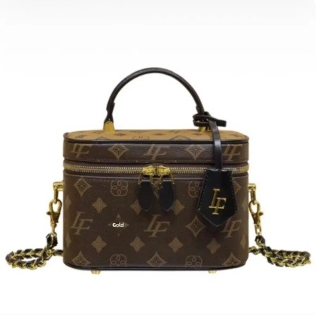 Box-shaped shoulder bag