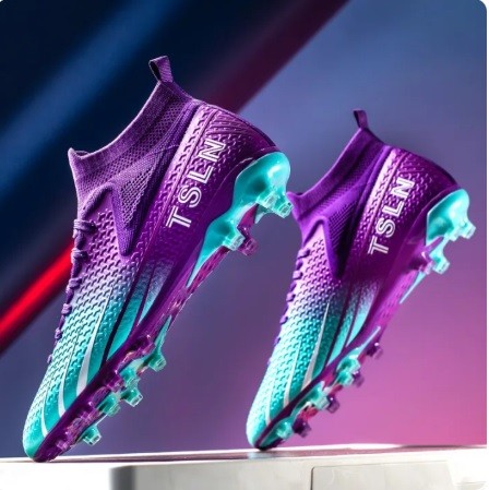 Soccer shoes