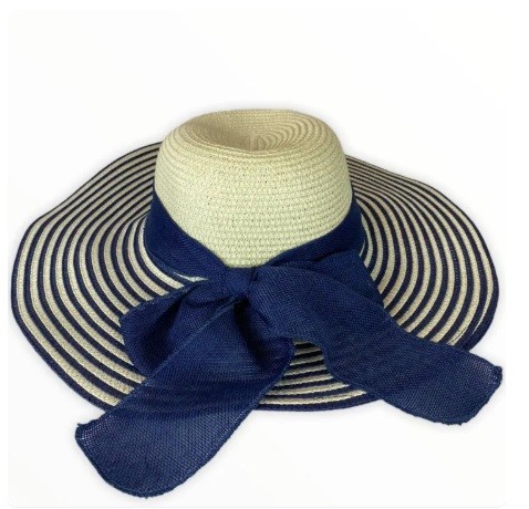 Wide-brimmed hat